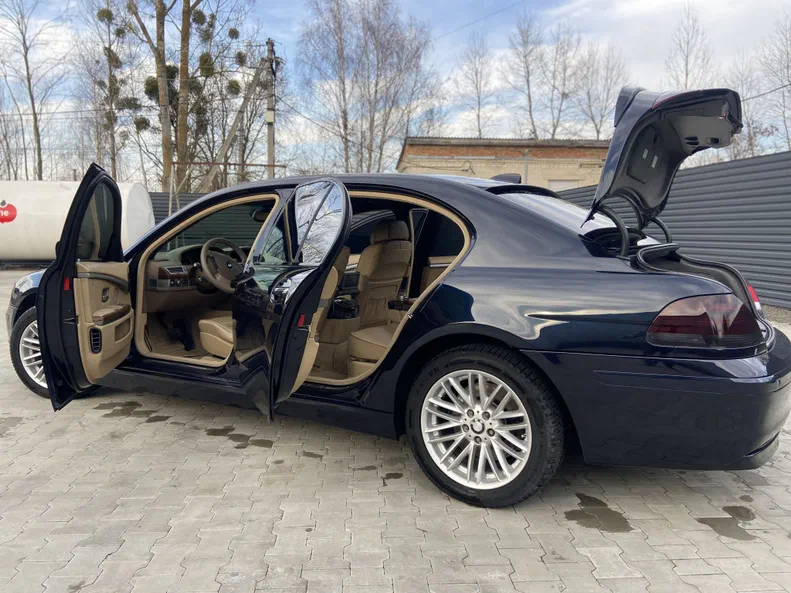 BMW 7 серія 2004 - 7