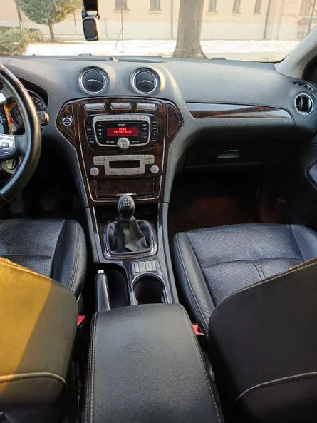 Ford Mondeo 2009 - 15