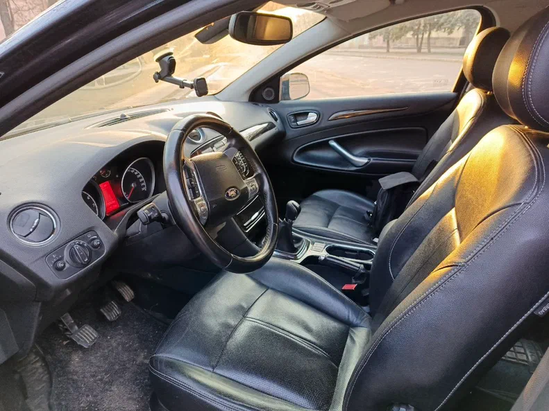 Ford Mondeo 2009 - 13