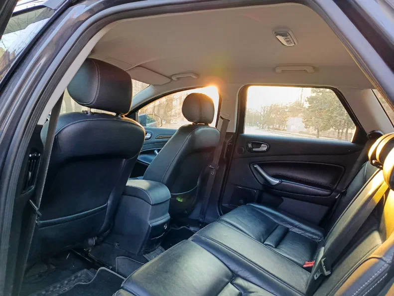 Ford Mondeo 2009 - 16