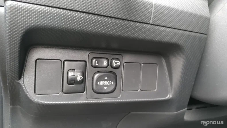 Toyota Auris 2011 - 9