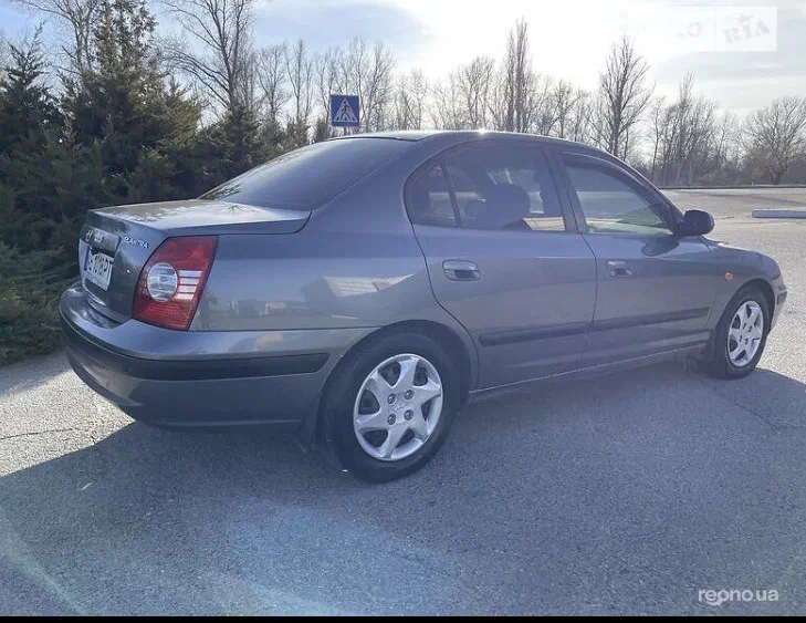 Hyundai Elantra 2010 - 13