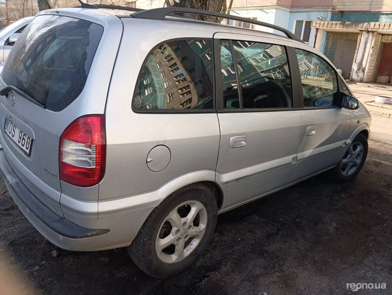 Opel Zafira 2004