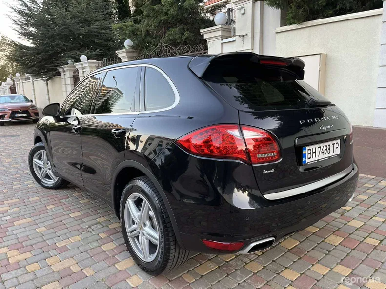 Porsche Cayenne 2012 - 7