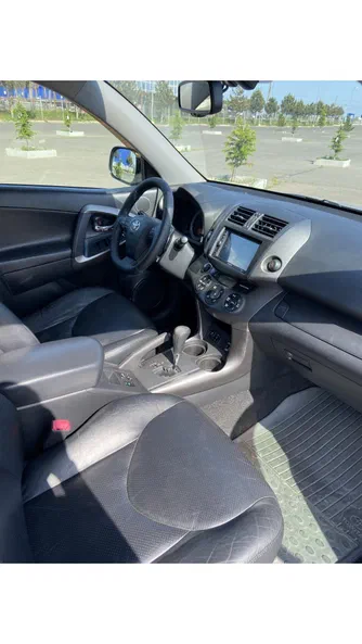 Toyota RAV4 2010 - 31