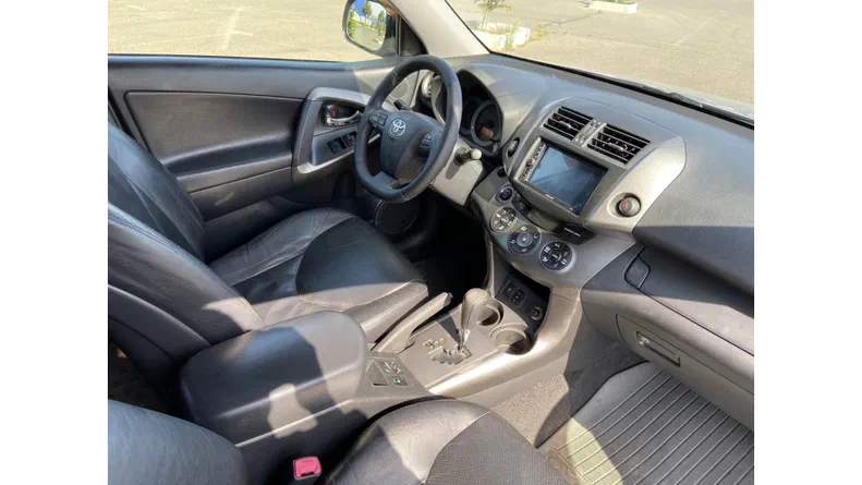 Toyota RAV4 2010 - 30