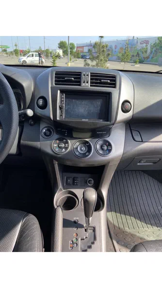 Toyota RAV4 2010 - 28