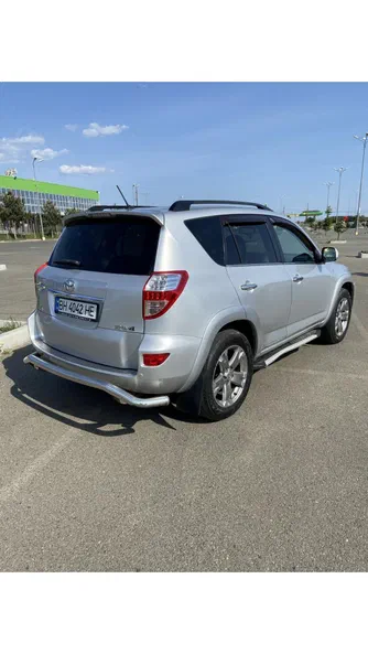 Toyota RAV4 2010 - 13