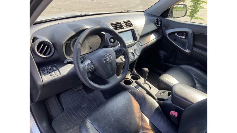 Toyota RAV4 2010 - 15