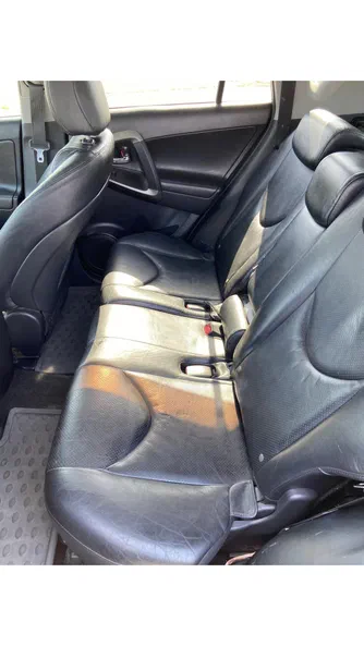 Toyota RAV4 2010 - 34