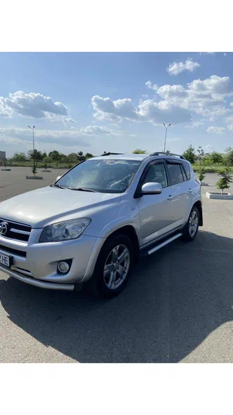 Toyota RAV4 2010 - 9