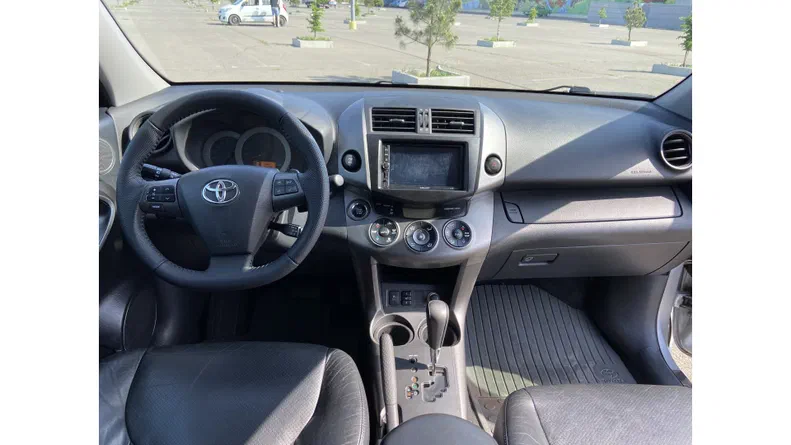 Toyota RAV4 2010 - 29