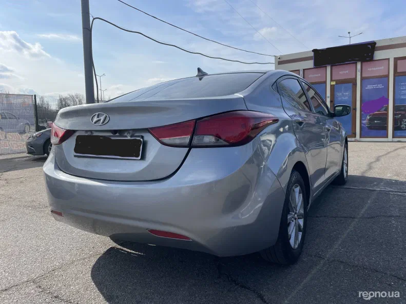 Hyundai Elantra 2013