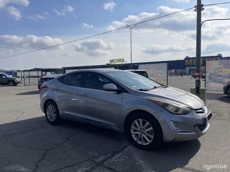 Hyundai Elantra 2013