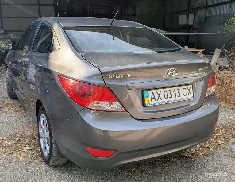Hyundai Solaris 2012 - 4