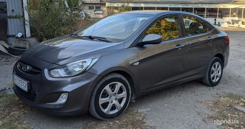 Hyundai Solaris 2012 - 3