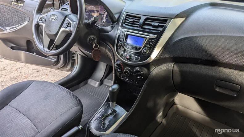 Hyundai Solaris 2012 - 8