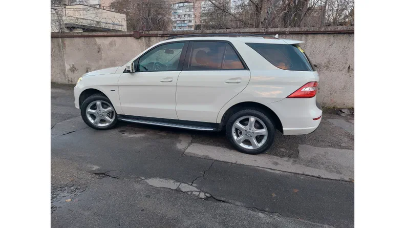 Mercedes-Benz M-Клас 2013 - 29