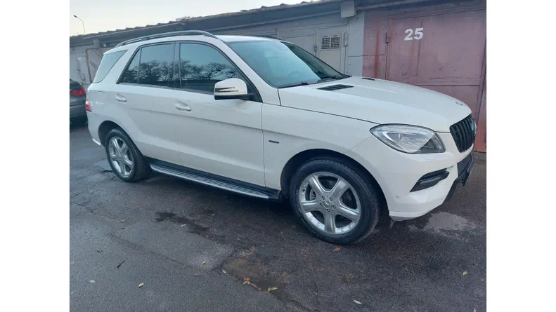 Mercedes-Benz M-Клас 2013 - 24