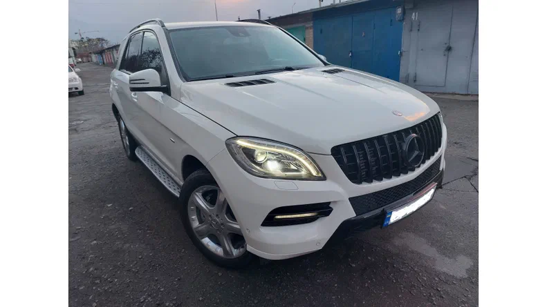 Mercedes-Benz M-Клас 2013 - 28