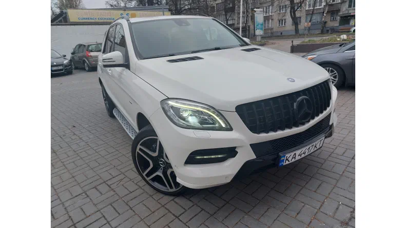 Mercedes-Benz M-Клас 2013 - 0