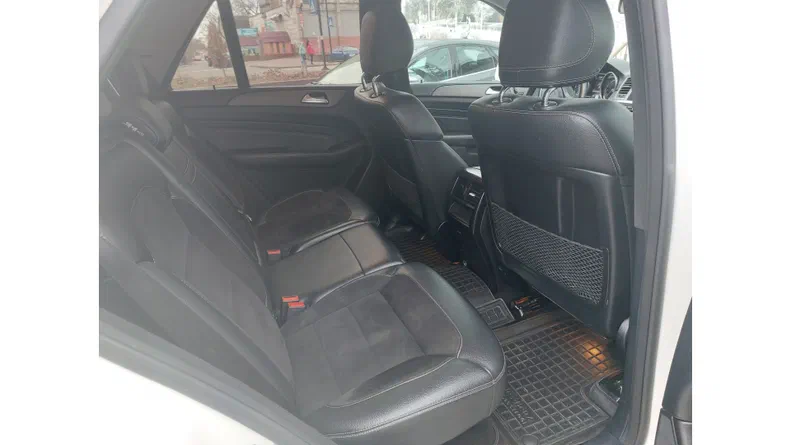 Mercedes-Benz M-Клас 2013 - 16