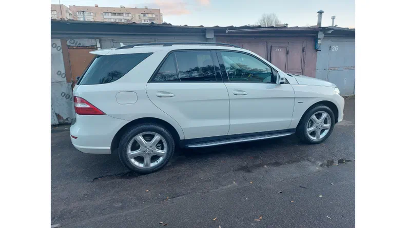 Mercedes-Benz M-Клас 2013 - 23