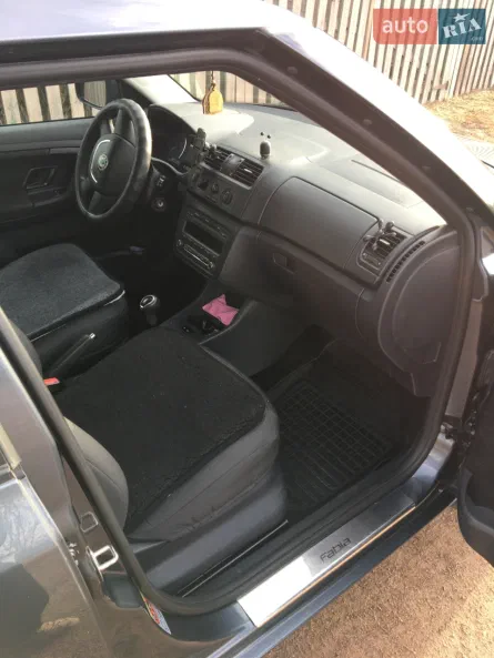 Skoda Fabia 2011 - 6