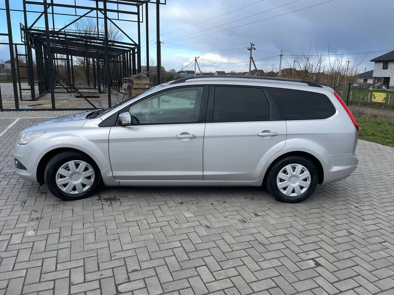 Ford Focus 2010 - 3