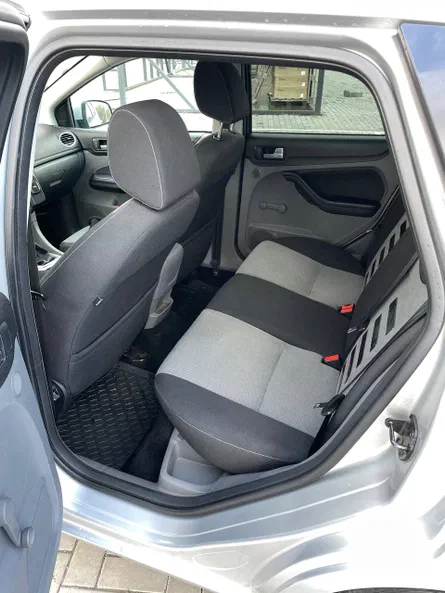 Ford Focus 2010 - 9
