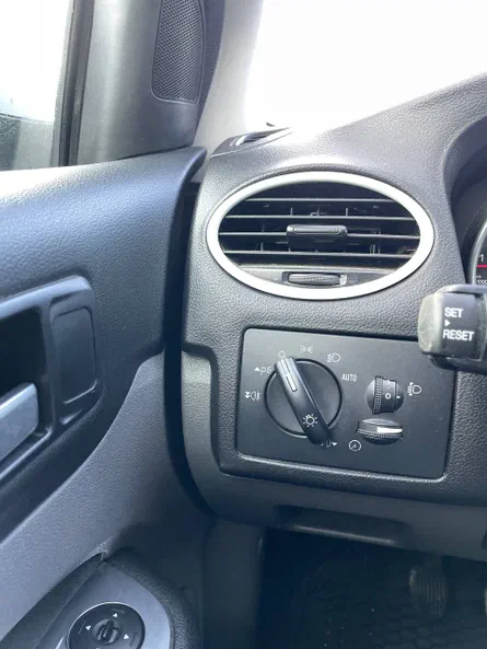 Ford Focus 2010 - 11