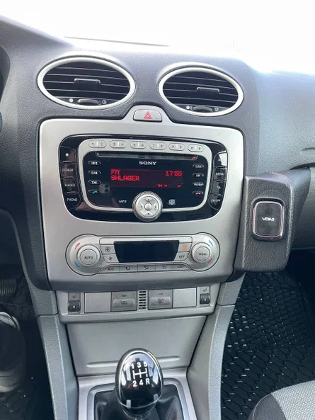 Ford Focus 2010 - 12