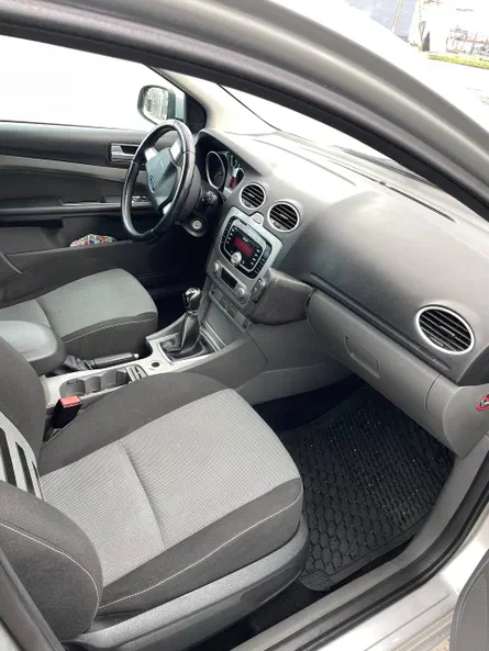 Ford Focus 2010 - 7