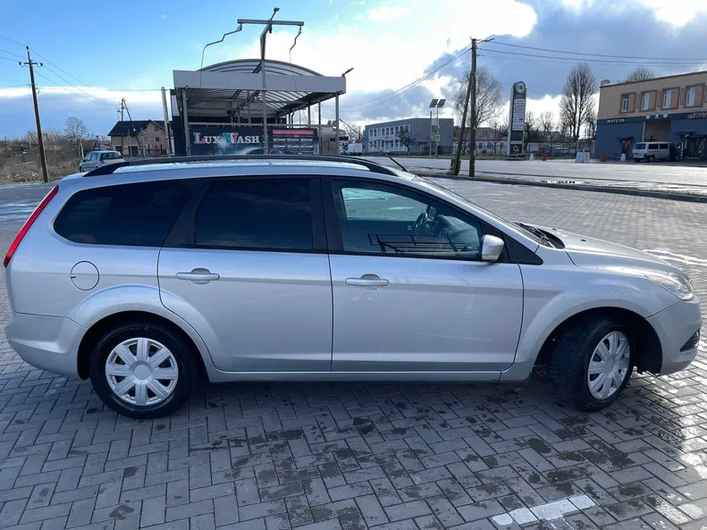 Ford Focus 2010 - 2