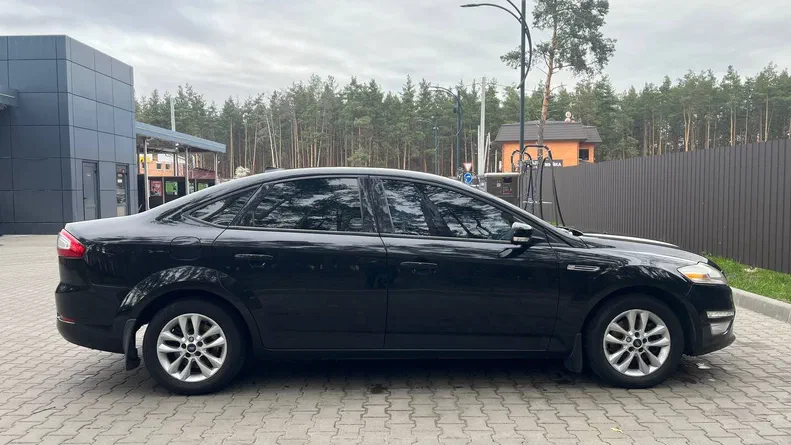 Ford Mondeo 2011 - 7