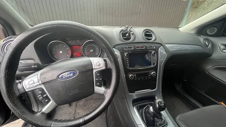 Ford Mondeo 2011 - 9