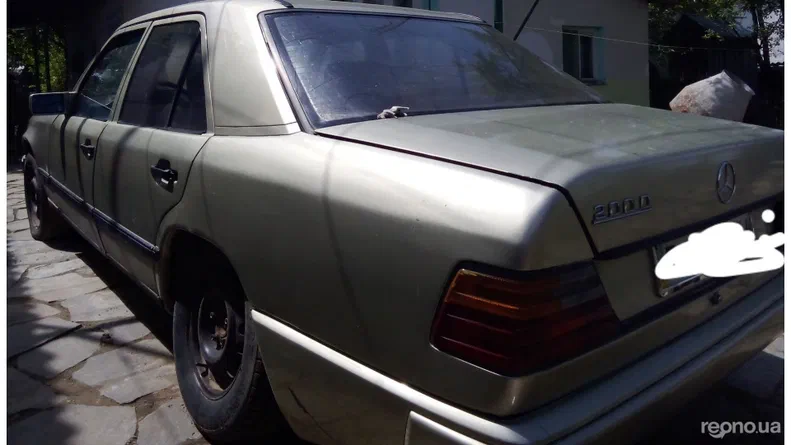 Mercedes-Benz W124 1987