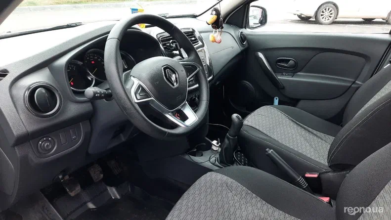 Renault Logan 2019 - 13