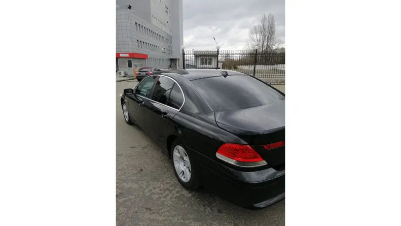 BMW 7 серія 2003 - 12