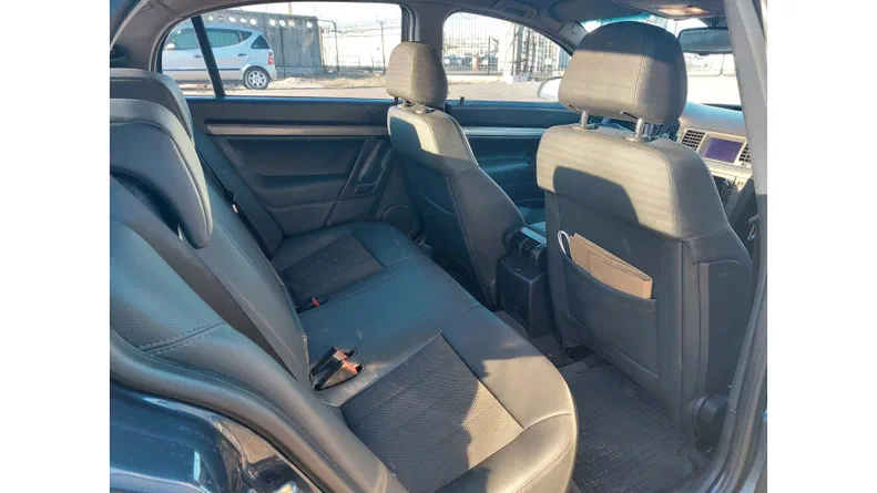 Opel Vectra 2008 - 13