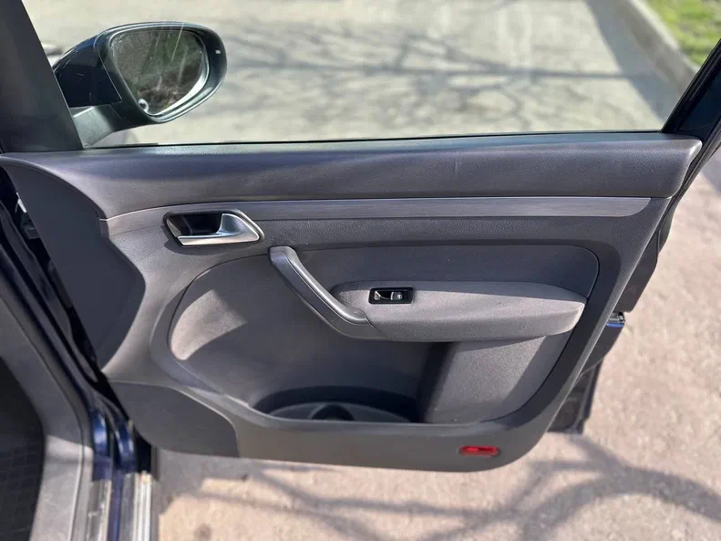 Volkswagen Touran 2012 - 17