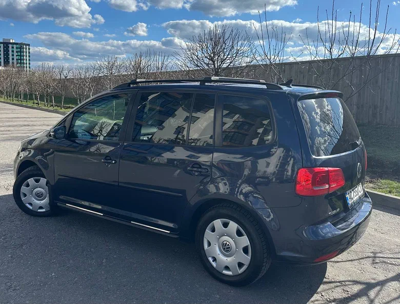 Volkswagen Touran 2012