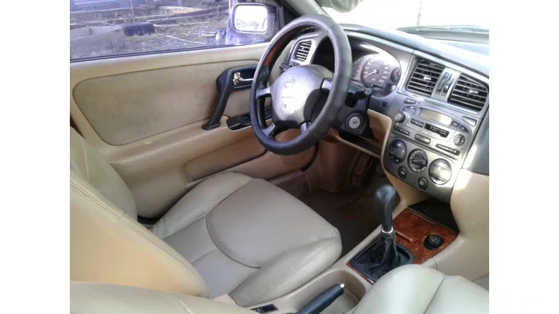 Nissan Primera 1999