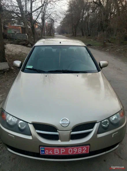 Nissan Almera 2004