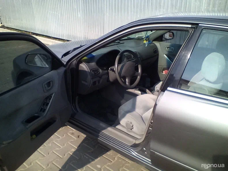 Mitsubishi Galant 2003 - 8