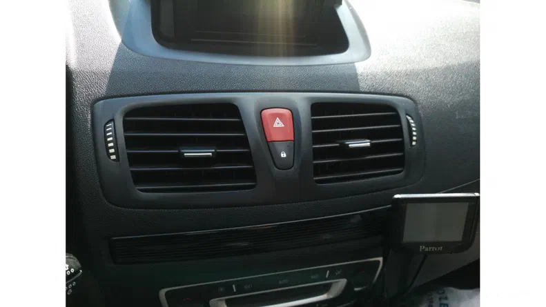 Renault Megane 2011 - 24