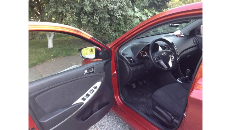 Hyundai Accent 2012 - 6