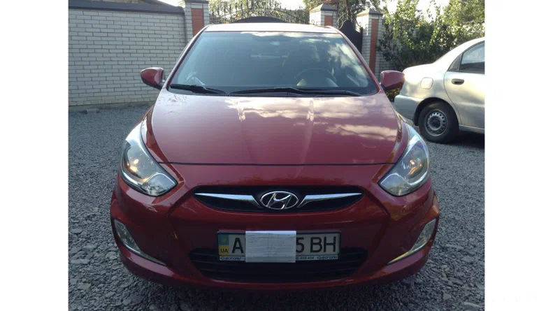 Hyundai Accent 2012 - 8