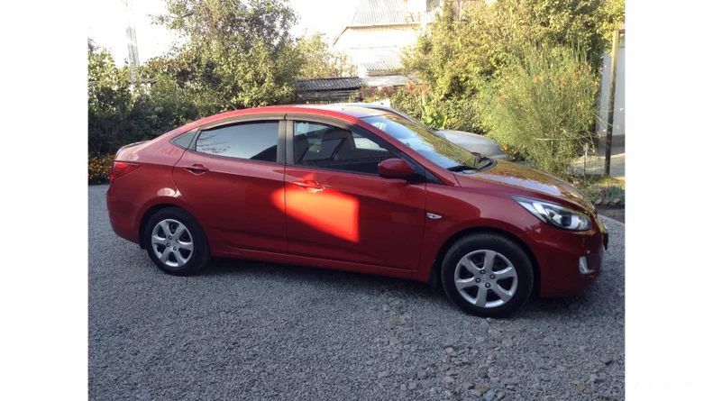 Hyundai Accent 2012