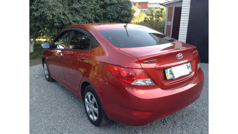 Hyundai Accent 2012